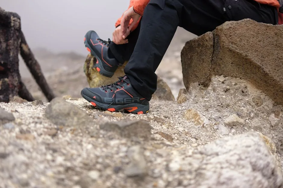 Botas o zapatillas de trekking: cómo saber cuál te conviene según el terreno