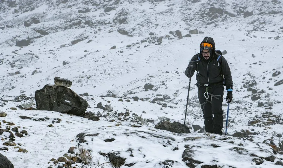 Chaqueta impermeable de trekking: qué significan las columnas de agua y la transpirabilidad